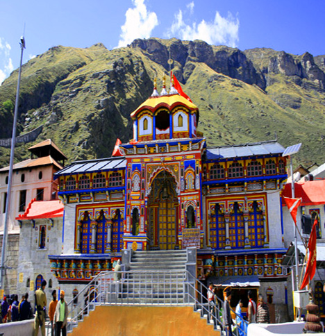 badrinath hermitage in the himalayas